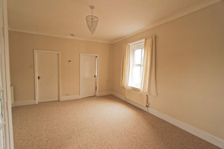 High Street, Hatfield, Doncaster DN7 6RS - Photo 2