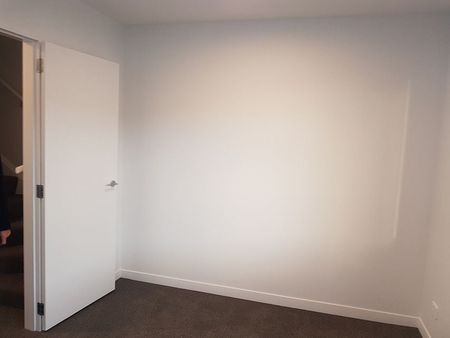 Modern 3 Bedroom Townhouse - Kilbirnie Central - Photo 3