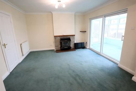 2 bedroom detached bungalow to rent - Photo 3