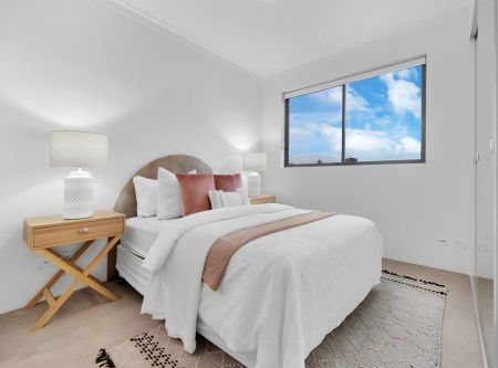 Executive Apartment in Light + Co - Resort-Style Living in the Heart of West End - Photo 3