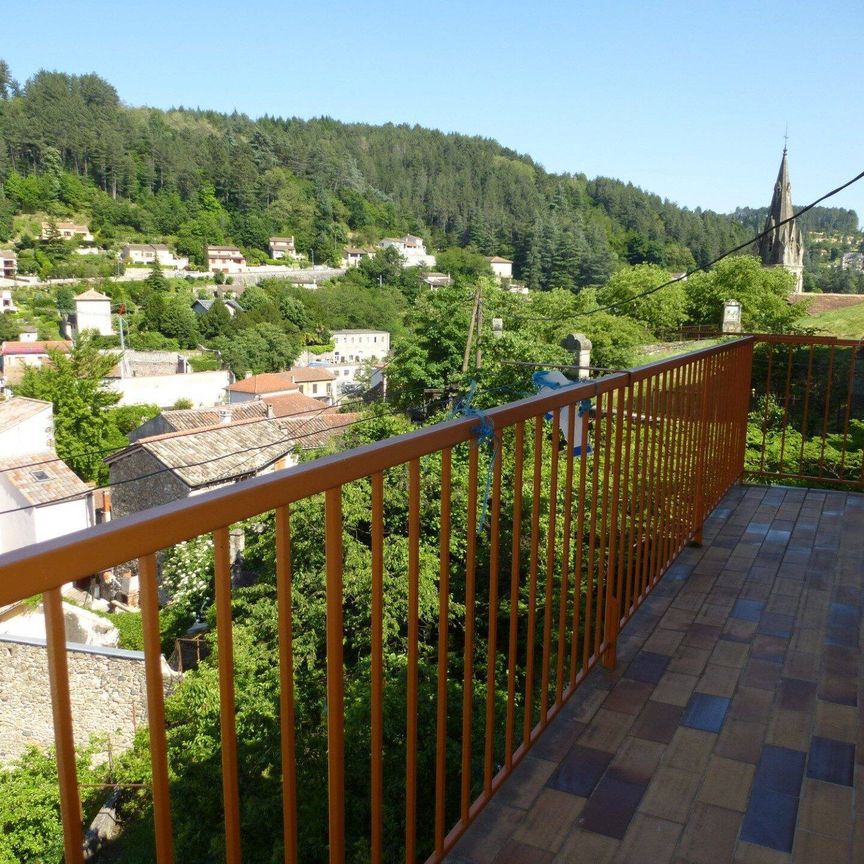 Location appartement 4 pièces 89 m² à Vals-les-Bains (07600) - Photo 1