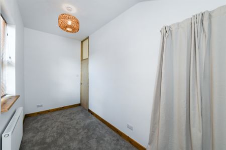 Mansfield Road, NG5 - Photo 2