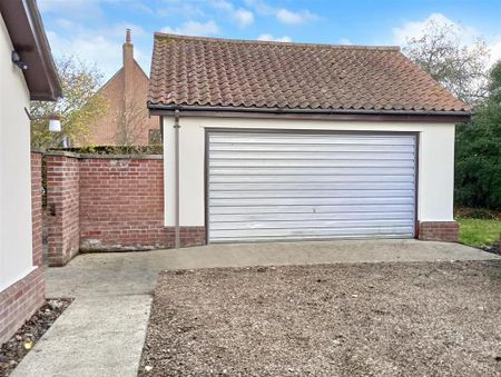 4 bedroom detached house to rent - Photo 5