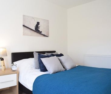 2 bedroom flat to rent - Photo 3