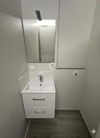 Location Appartement 3 pièces 54m² MONT ST AIGNAN 76130 - Photo 5