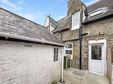 2 bedroom terraced house to rent - Photo 2