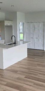 Grand logement neuf avec beaucoup d'inclusions - Photo 3