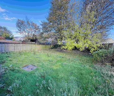 3 bedroom end of terrace house to rent - Photo 3