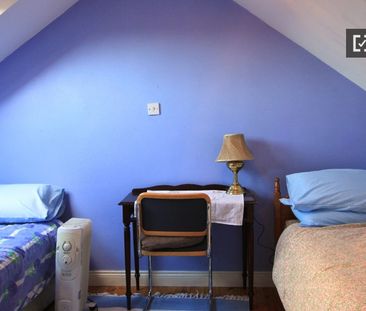 Relaxing room in shared apartment in Terenure, Dublin - Photo 2