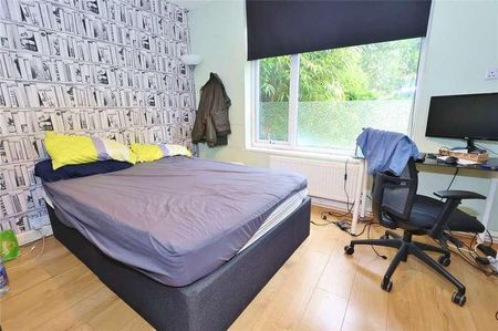 Greenheys Place, Woking, Surrey, GU22 - Photo 5