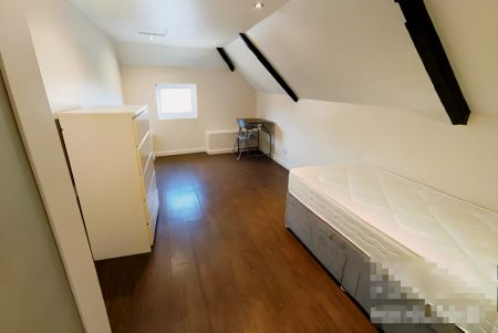 Room3 - Photo 3
