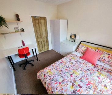 4 bedroom terraced house to rent - Photo 4