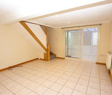 2 bedroom semi-detached house to rent - Photo 6