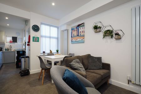 Double Ensuite rooms, recently renovated to offer a touch of luxury Room 2: - Photo 3