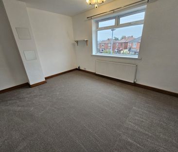 2 bed Semi-Detached - To Let - Photo 4