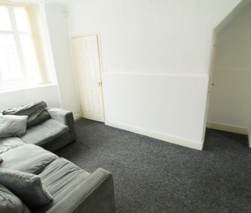 2 Bed Terraced House To Rent - Photo 2