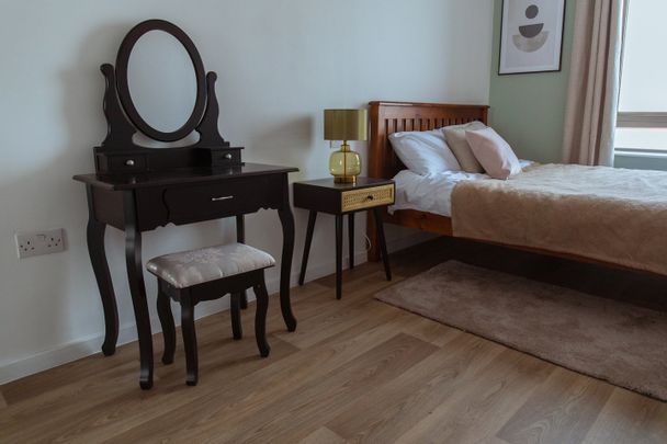 2 Bed Flat, Basilica, LS1 - Photo 1