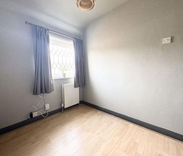3 bedroom end of terrace house to rent - Photo 6