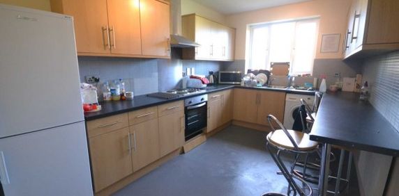 1 Bed - Reading - Photo 2