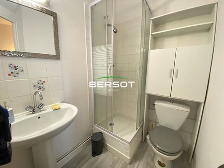 Studio meublé QUARTIER SAINT CLAUDE - Photo 2