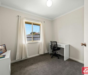 Great Location, Neat and Tidy Home! - Photo 6