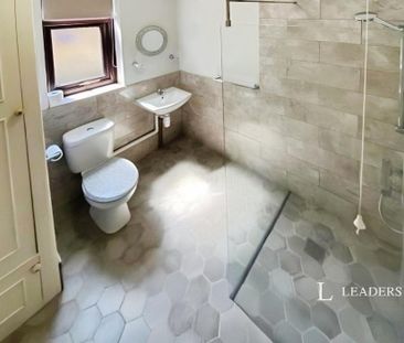 2 bedroom end of terrace house to rent - Photo 3