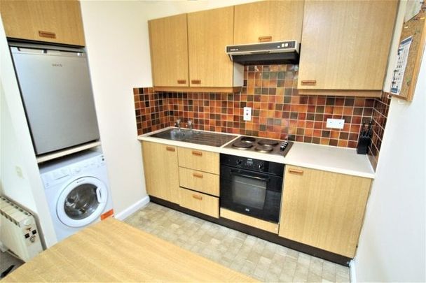 Manhattan Drive, Cambridge £1,050 pcm ⓘ The monthly or weekly payment required by the landlord. Read our glossary page , 1 bedroom, apartment, to let * Tenant info - Photo 1