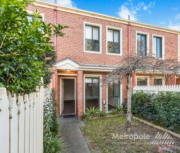 2/10 Hudson Street, CAULFIELD NORTH, VIC - Photo 4