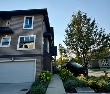 Beautiful Townhome @ "The Brighton" - Photo 2