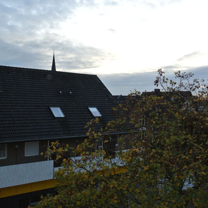 Helle Dachgeschosswohnung mit Balkon, ca. 62,41 m² in Dortmund-Marten zu vermieten! - Foto 1