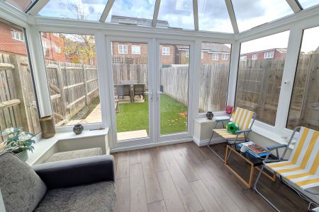 Shetland Close, Woking, Surrey, GU21 - Photo 5