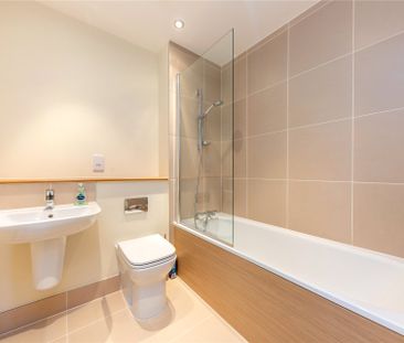 2 bedroom Flat in Queensmead, Farnborough - Photo 6
