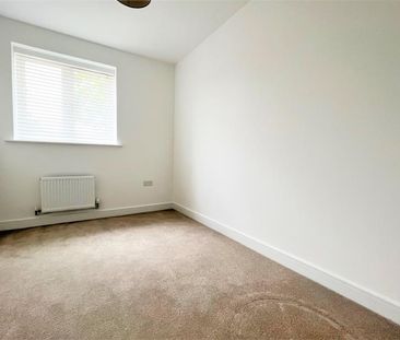 3 bedroom end of terrace house to rent - Photo 5