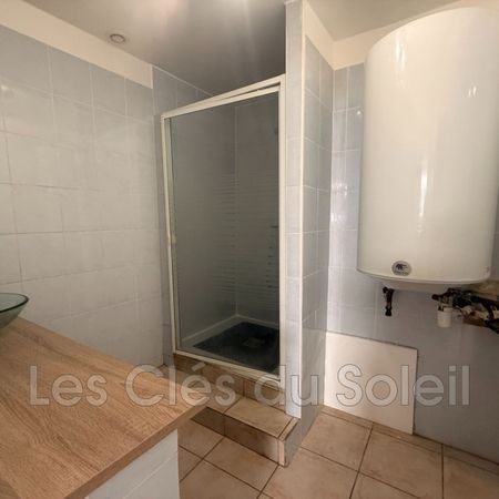 Location Appartement 2 pièces 45m² TOULON 83100 - Photo 3