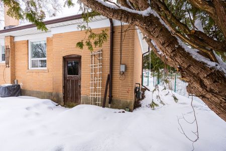 For Lease - 70 Beaverbrook Avenue Unit# Apt B (lower), Toronto, Ontario - Photo 4