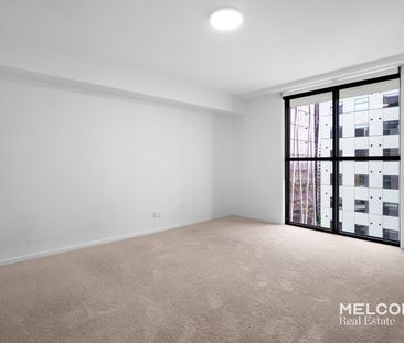 FABULOUS LOFT STYLE APARTMENT - UNFURNISHED - Photo 5