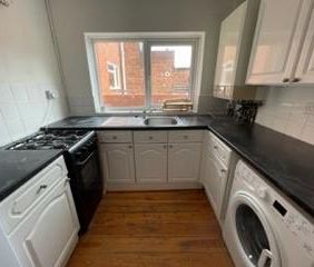 4 bedroom terraced house to rent - Photo 3