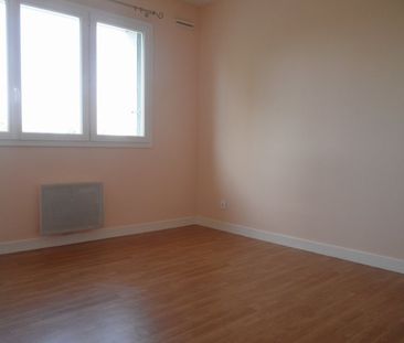 Location Appartement 4 pièces 81m² BOURGES 18000 - Photo 6