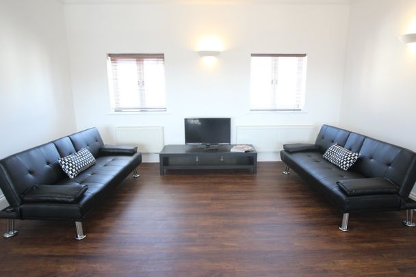 High Street, Northampton - Photo 1