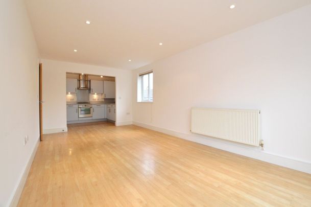 Anerley Park, London, SE20 - Photo 1