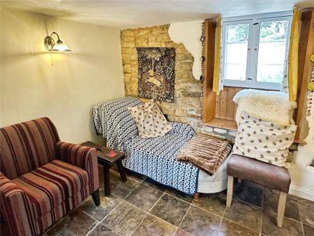 House to rent - Photo 4