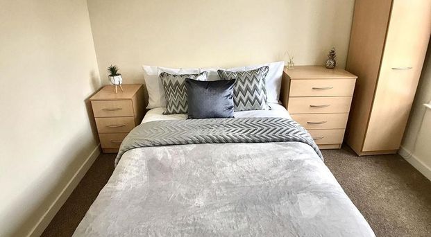 1 bedroom in a flat share to rent - Photo 1