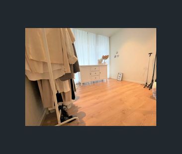 Stunning 2 bedroom apartment, FULLY FURNISHED, located in the heart... - Photo 2