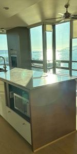 Luxurious Downtown 3-Bedroom Apartment with Stunning Views - Photo 3