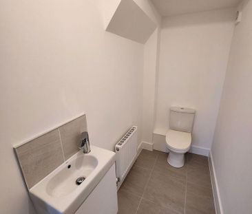 2 bedroom semi-detached house to rent - Photo 6