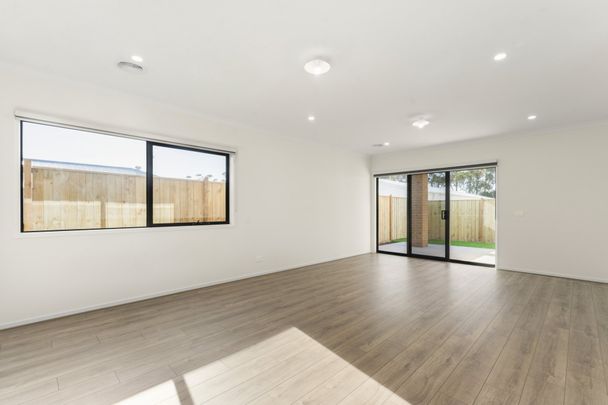 Modern Family Living in Everley Estate - Photo 1