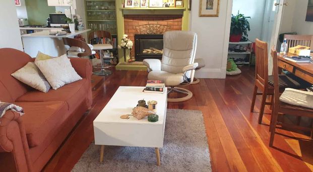 Warm, Character-Filled 2-Bedroom Unit in Prime City Location - Photo 1