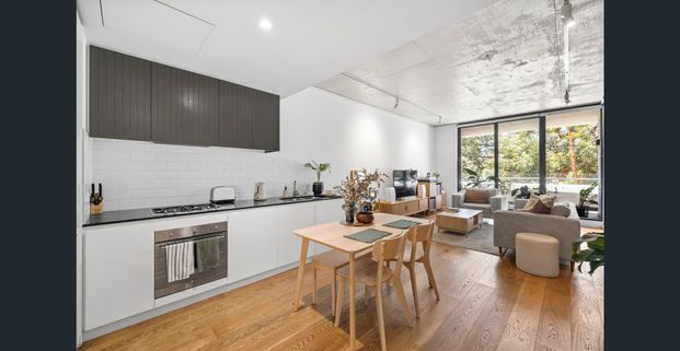 Contemporary Inner-City Apartment - Photo 1