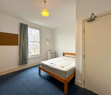 1 bedroom in a house share to rent - Photo 5