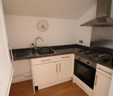 2 bedroom flat to rent - Photo 4